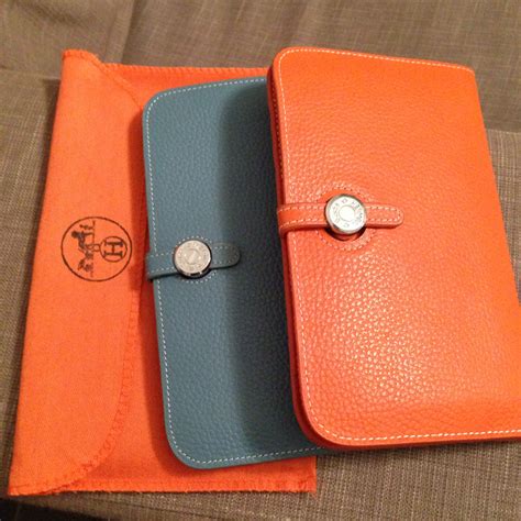 hermes passport wallet.